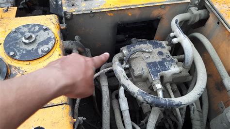 jcb js220 switch location